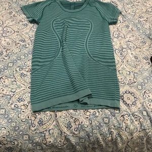 Lululemon top